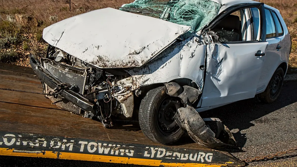 Voiture accidentée, carrosserie enfoncée